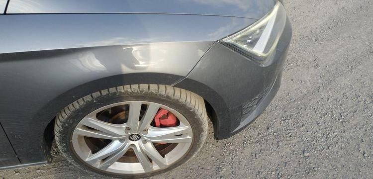 SEAT LEON CUPRA 1,6 TSI – ESSENCE – 104524 KMS – POUR PIECES – GRIS WW-626-LS