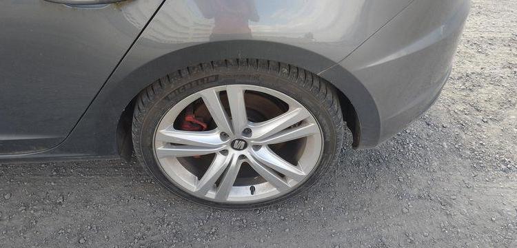 SEAT LEON CUPRA 1,6 TSI – ESSENCE – 104524 KMS – POUR PIECES – GRIS WW-626-LS