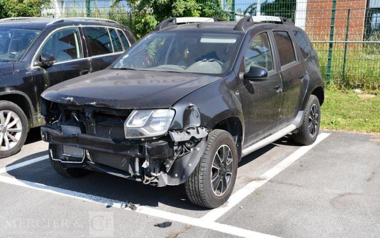 DACIA DUSTER BLACK TOUCH DCI 110 EDC NOIR ET-321-SM