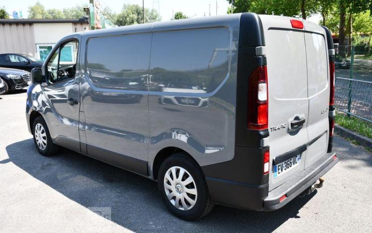RENAULT TRAFIC 1,6 DCI 125CH GD CFT GRIS EV-366-VC