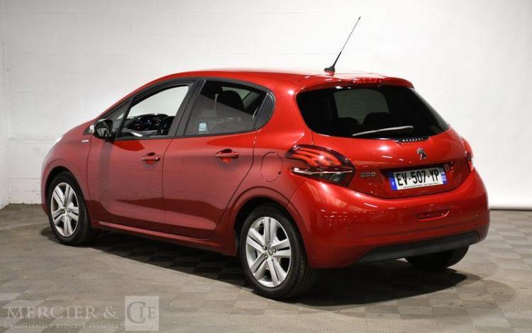 PEUGEOT 208 1,2 PURE TECH  EV-507-YP