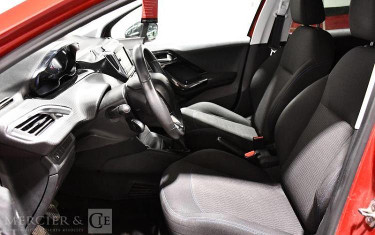 PEUGEOT 208 1,2 PURE TECH  EV-507-YP