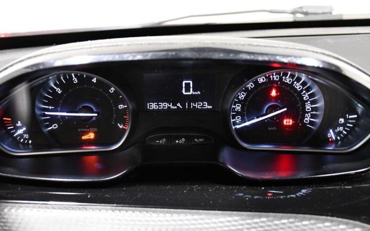 PEUGEOT 208 1,2 PURE TECH  EV-507-YP