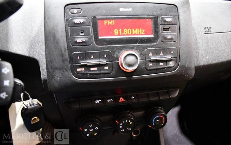 DACIA DUSTER 1.5 BLUEDCI 95 ESSENTIEL BLEU FB-047-WR