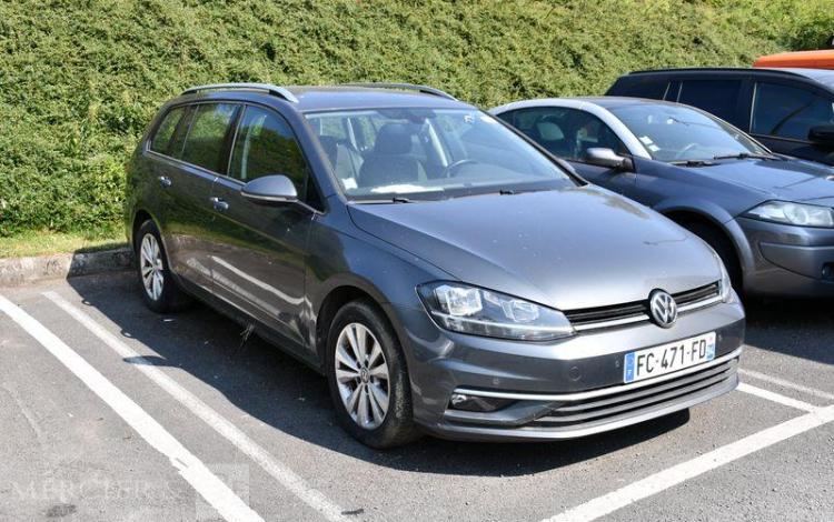 VOLKSWAGEN GOLF BREAK 1.6 TDI 115 BLUEMOTION BUSINESS CONFORTLINE DSG GRIS FC-471-FD