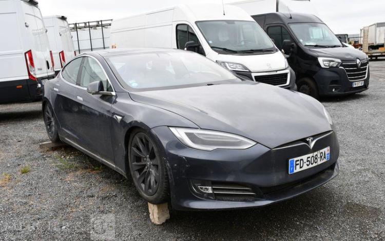 TESLA MODEL S 100D 420 4WD DUAL-MOTOR BLEU FD-508-RA