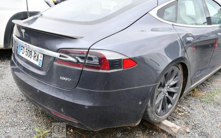 TESLA MODEL S 100D 420 4WD DUAL-MOTOR BLEU FD-508-RA