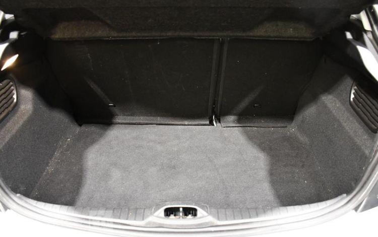 PEUGEOT 208 1,2 PURETECH BLANC FF-606-SB