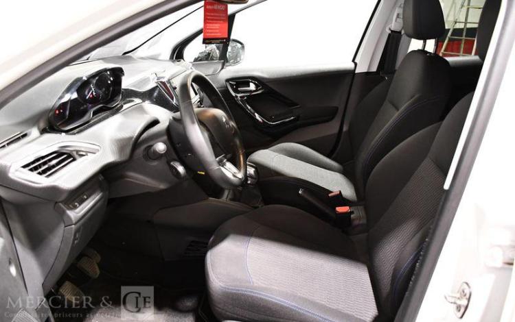 PEUGEOT 208 1,2 PURETECH BLANC FF-606-SB