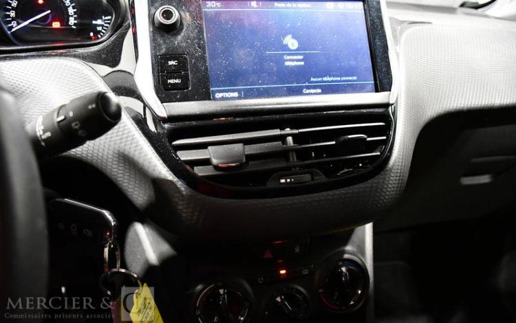 PEUGEOT 208 1,2 PURETECH BLANC FF-606-SB