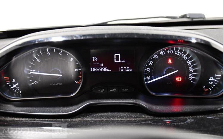 PEUGEOT 208 1,2 PURETECH BLANC FF-606-SB