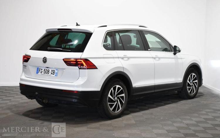 VOLKSWAGEN TIGUAN 2,0 TDI 150 BLUEMOTION CONFORT LINE DSG BLANC FG-508-XB