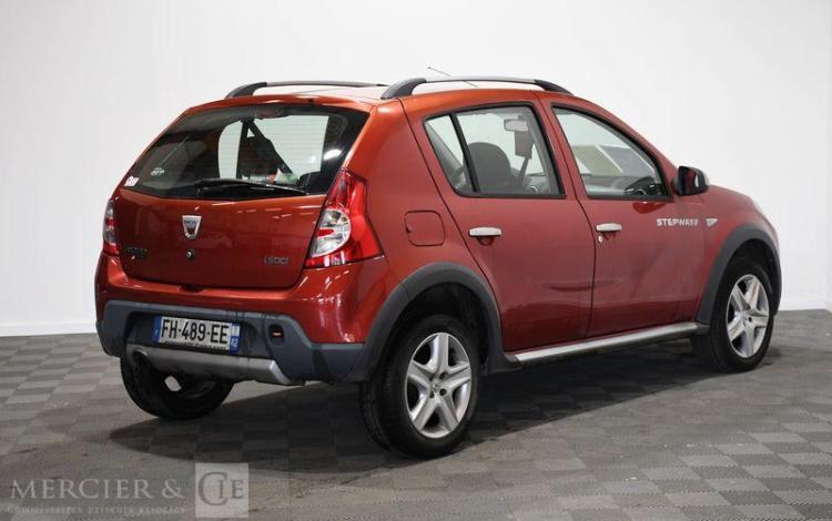 DACIA SANDERO STEPWAY 1,5 DCI 70CH ROUGE FH-489-EE