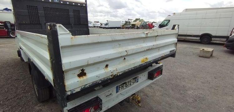 RENAULT MASTER BENNE 2.3 BLUEDCI 145 35 L3 RJ COFFRE BLANC FH-672-CB