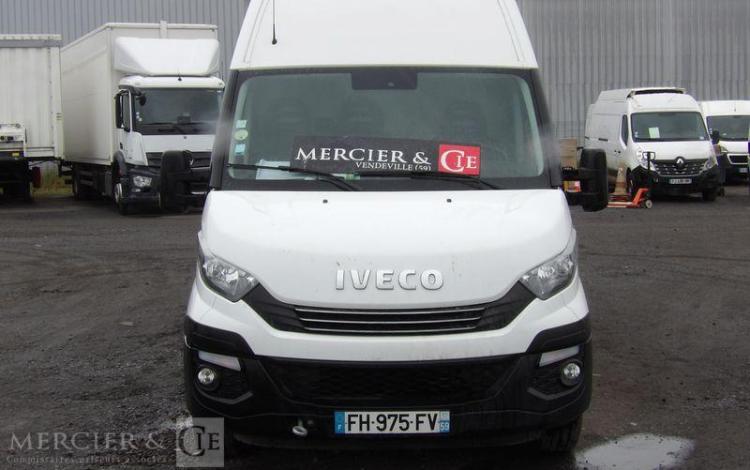 IVECO DAILY 35S14 FOURGON – DIESEL – 91443 KMS – ANNEE 2019 BLANC FH-975-FV