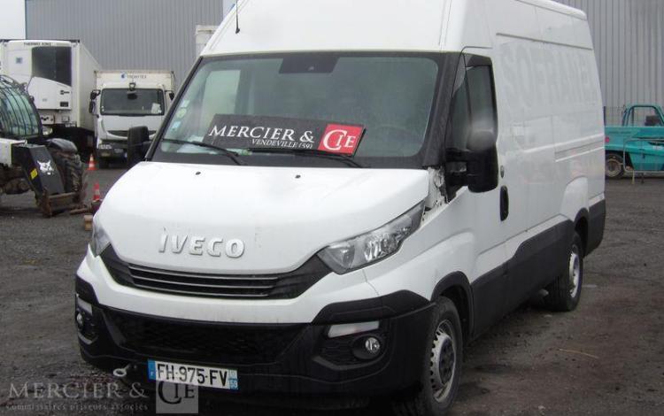 IVECO DAILY 35S14 FOURGON – DIESEL – 91443 KMS – ANNEE 2019 BLANC FH-975-FV