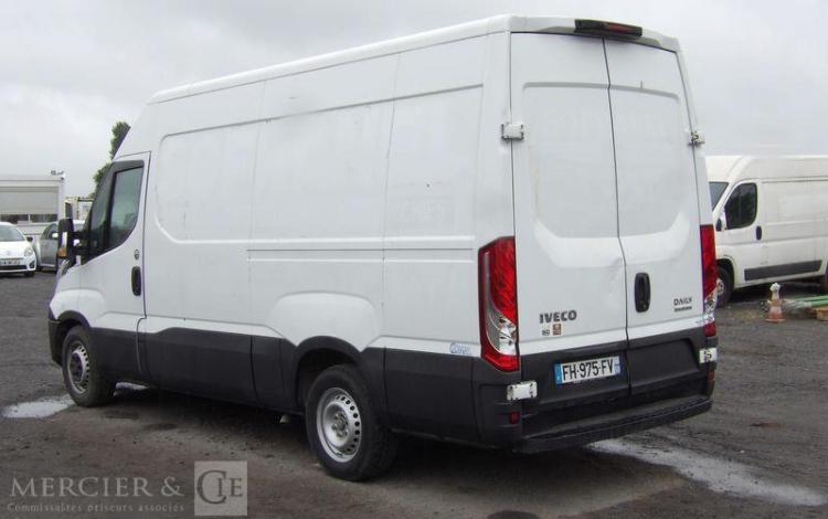 IVECO DAILY 35S14 FOURGON – DIESEL – 91443 KMS – ANNEE 2019 BLANC FH-975-FV