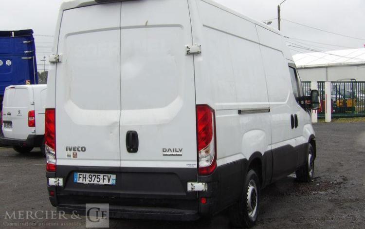 IVECO DAILY 35S14 FOURGON – DIESEL – 91443 KMS – ANNEE 2019 BLANC FH-975-FV