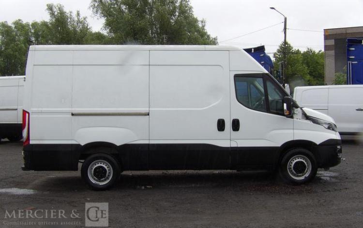 IVECO DAILY 35S14 FOURGON – DIESEL – 91443 KMS – ANNEE 2019 BLANC FH-975-FV