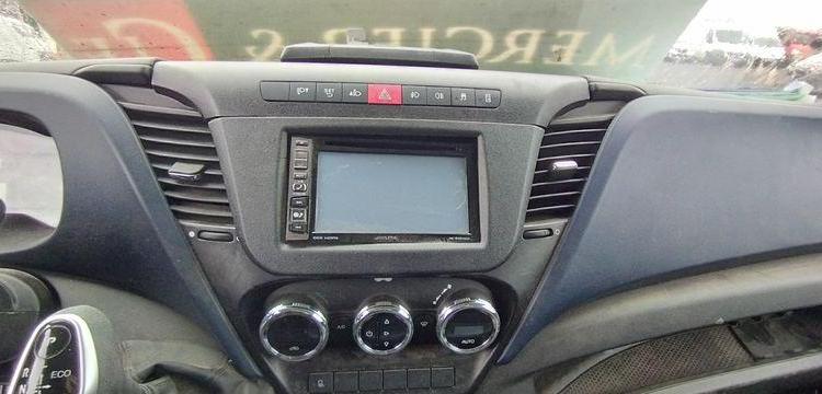 IVECO DAILY 35S14 FOURGON – DIESEL – 91443 KMS – ANNEE 2019 BLANC FH-975-FV