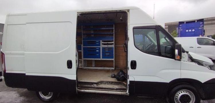 IVECO DAILY 35S14 FOURGON – DIESEL – 91443 KMS – ANNEE 2019 BLANC FH-975-FV