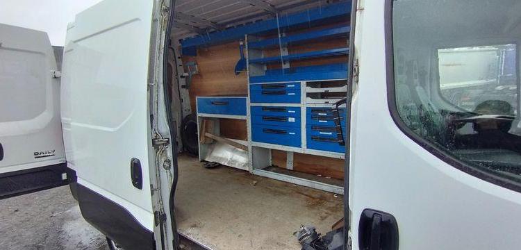 IVECO DAILY 35S14 FOURGON – DIESEL – 91443 KMS – ANNEE 2019 BLANC FH-975-FV