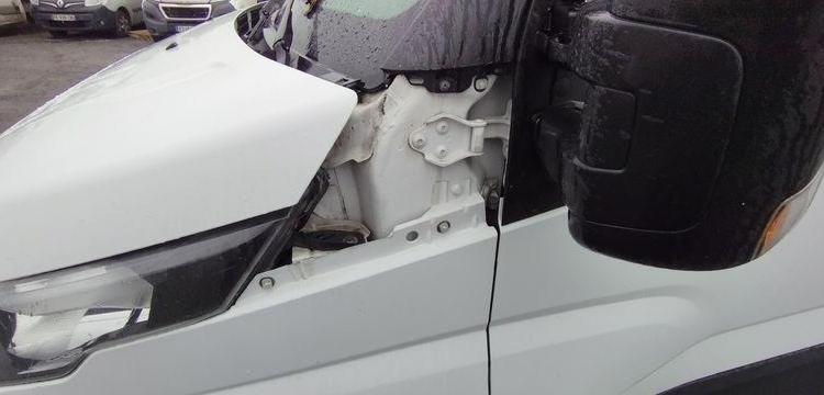 IVECO DAILY 35S14 FOURGON – DIESEL – 91443 KMS – ANNEE 2019 BLANC FH-975-FV