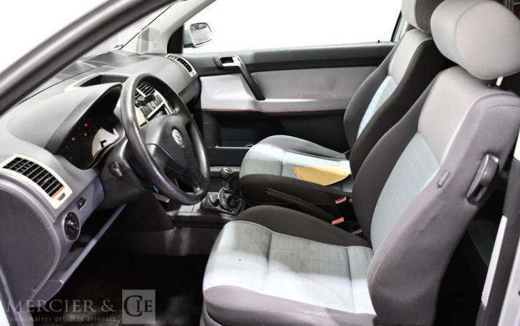 VOLKSWAGEN POLO 1,4 TDI80 GRIS FJ-107-AY