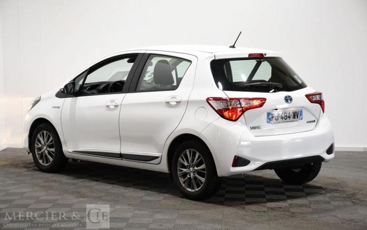 TOYOTA YARIS 1.5 VVTI 100H 75 HYBRID DYNAMIC BVA BLANC FJ-484-MV