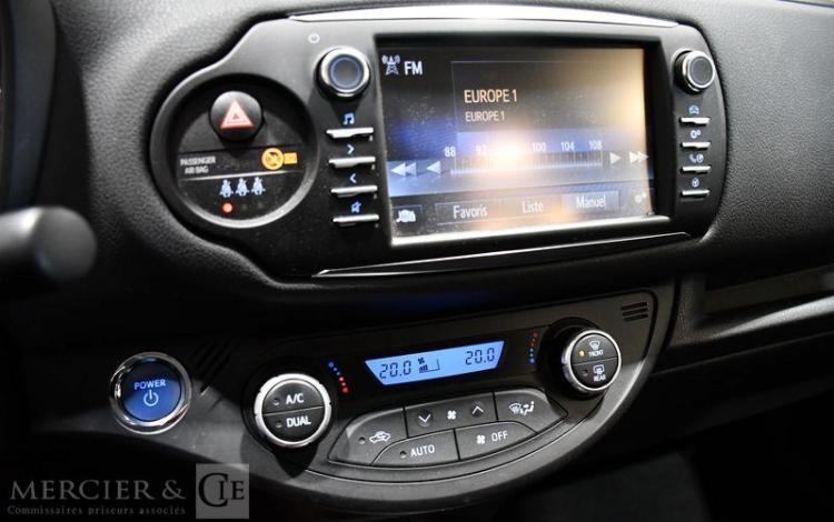 TOYOTA YARIS 1.5 VVTI 100H 75 HYBRID DYNAMIC BVA BLANC FJ-484-MV