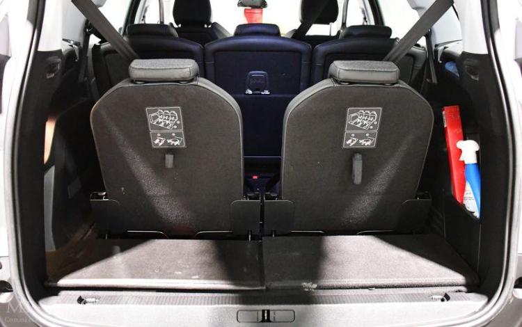 PEUGEOT 5008 GRIS FL-359-YM