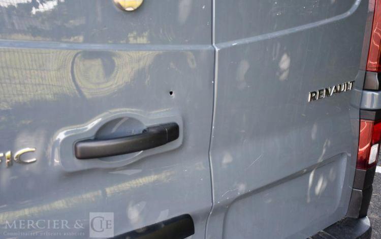 RENAULT TRAFIC 1300 1,6 DCI120 GD CFT GRIS FP-303-HX