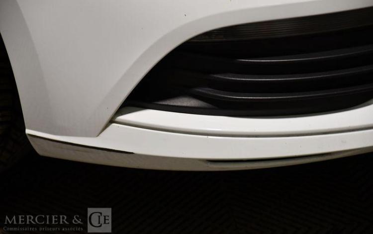 RENAULT MEGANE BLUEDCI 95CH LIFE BLANC FQ-634-YP