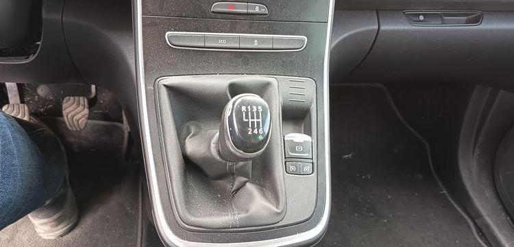 RENAULT GRAND SCENIC IV 1.7 BLUEDCI 120 BUSINESS DIESEL – 160387 KMS – ANNEE 2020 GRIS FQ-883-YY