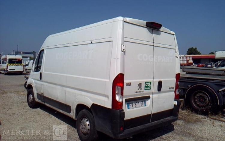PEUGEOT BOXER ASPHALT335 2.2 BLUEHDI 140CV  L2H2 BOIS BLANC FV-371-GF