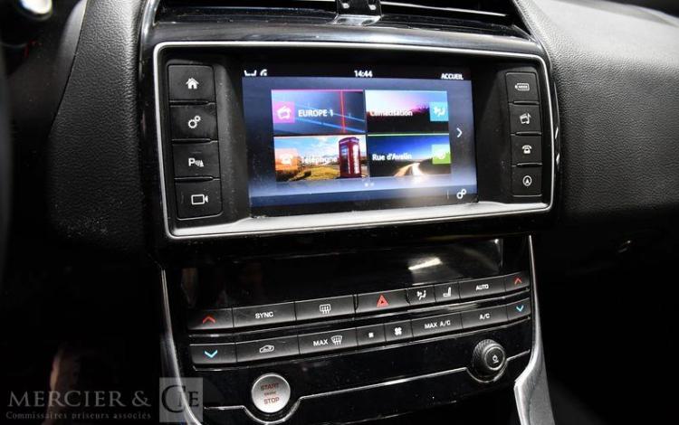 JAGUAR XE 2.0 D 180CH PRESTIGE BVA GRIS FV-703-BS