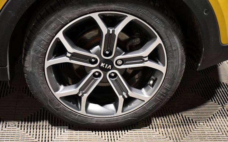 KIA XCEED 1,4 T GDI140 DESIGN JAUNE FW-182-AD