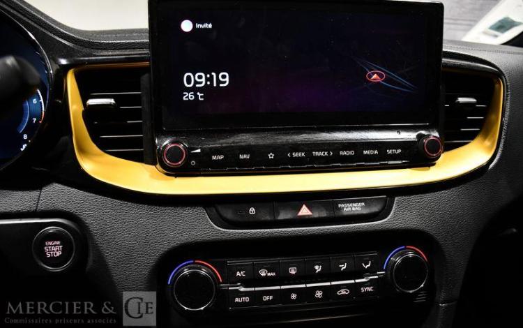 KIA XCEED 1,4 T GDI140 DESIGN JAUNE FW-182-AD