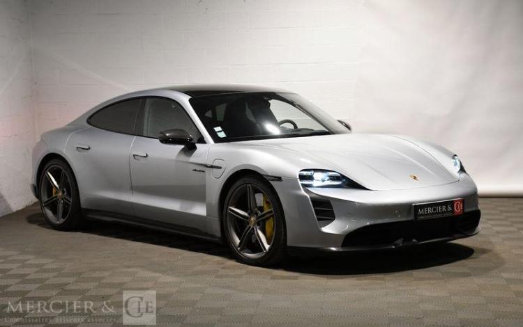 PORSCHE TAYCAN TURBO S  FW-759-DF