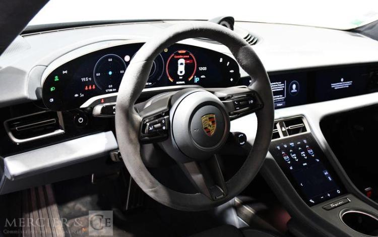 PORSCHE TAYCAN TURBO S  FW-759-DF