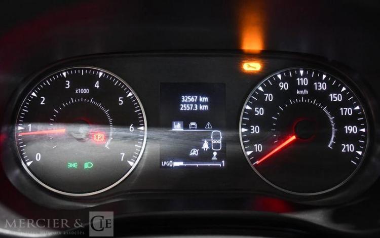 DACIA SANDERO STEPWAY CONFORT ECO-G 100 ORA FY-793-YL