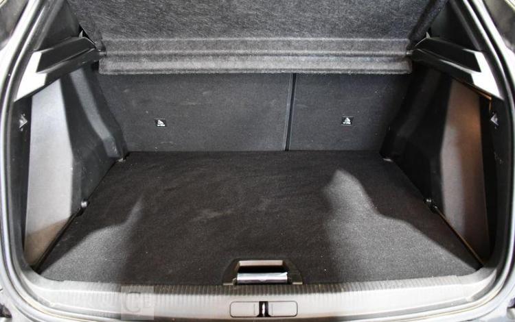PEUGEOT 2008 1,5 HDI 130 ALLURE GRIS FZ-832-NQ