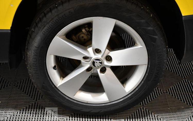 SKODA KAROQ 2.0 TDI 115 SCR BUSINESS DSG JAUNE GA-019-XD