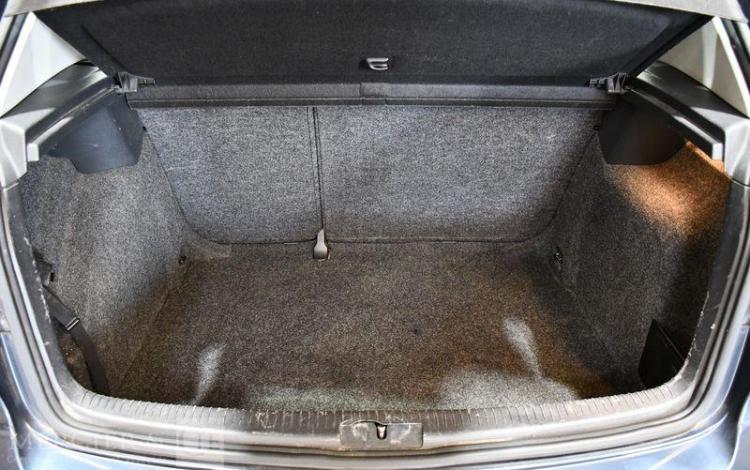 VOLKSWAGEN GOLF VI 1,6 TDI 90CH TRENDLINE  GA-028-RG