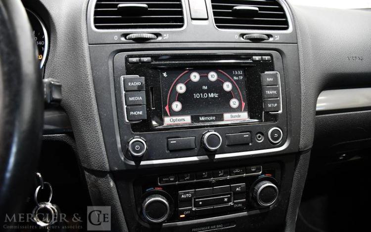 VOLKSWAGEN GOLF VI 1,6 TDI 90CH TRENDLINE  GA-028-RG