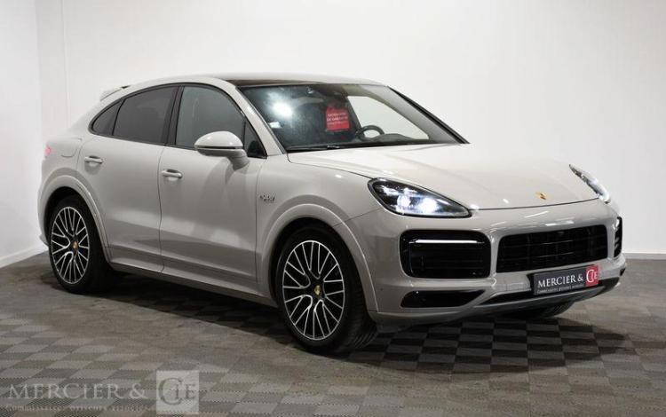 PORSCHE CAYENNE COUPE 3.0 E-HYBRID 460 BLANC GA-581-KB
