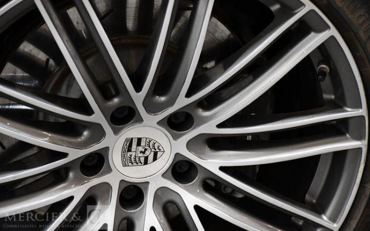 PORSCHE PANAMERA SPORT TURISMO 3.0 V6 462ch 4 E-HYBRID NOIR GB-272-WC