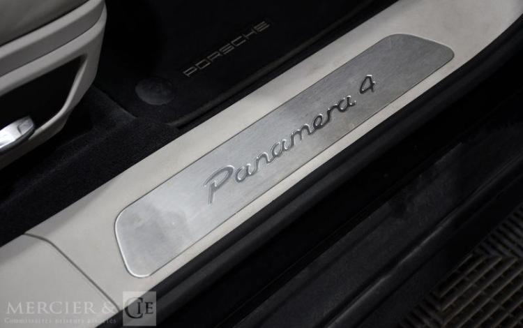 PORSCHE PANAMERA SPORT TURISMO 3.0 V6 462ch 4 E-HYBRID NOIR GB-272-WC