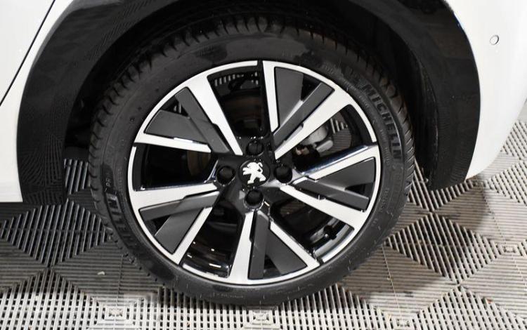 PEUGEOT 208 GT PURE TECH 130 S&S EAT8 BLANC GB-793-DN