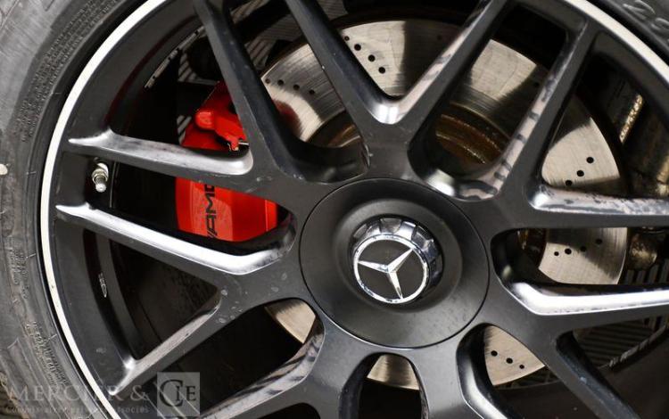MERCEDES CLASSE G 4.0 63 585 AMG 4MATIC SPEEDSHIFT VERT GC-602-NL